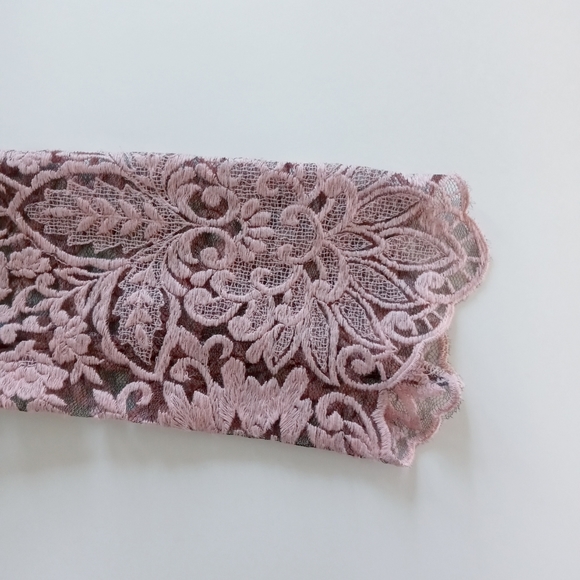 Karen Kane Embroidered lace Top - Picture 2 of 2